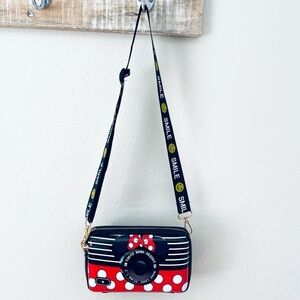 NWT Minnie Mouse Crossbody Zippered Purse Wristlet